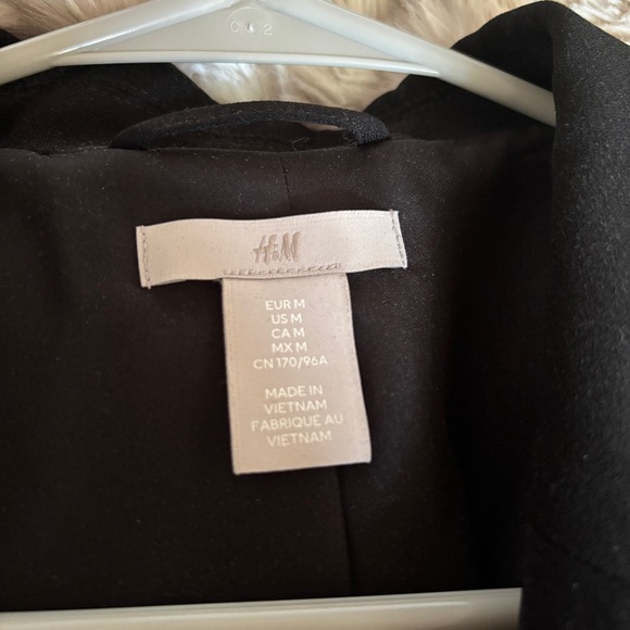 H&M Classic Black Blazer - Picture 2 of 2